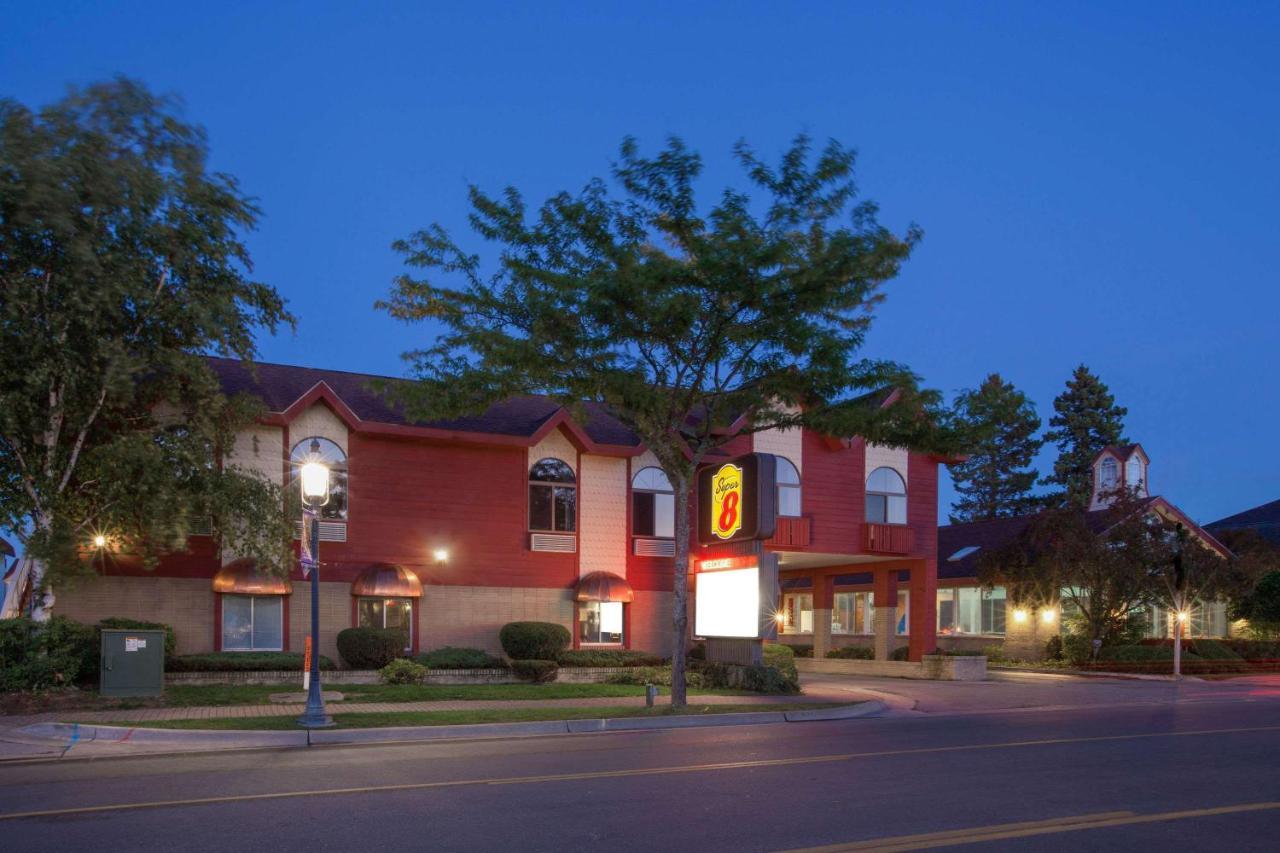 Motel Super 8 Beachfront By Wyndham Mackinaw City, Mi Mackinaw City