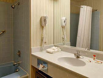 Super 8 Beachfront By Wyndham Mackinaw City, Mi Motel Mackinaw City
